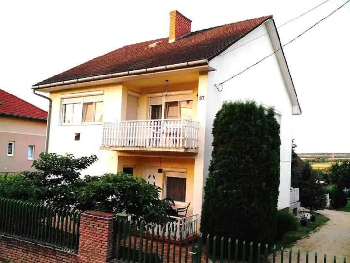 Legkondicionalt, Erkelyes Szoba, Privat Fuerdovel A Balatonon Kőröshegy Exteriör bild